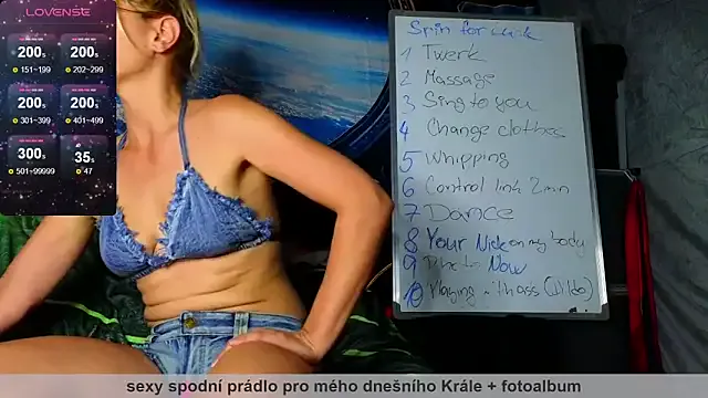 AlisonHale cam model Image 11