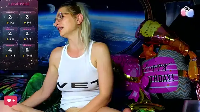 AlisonHale cam model Image 2