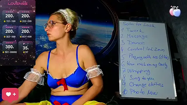 AlisonHale cam model Image 3