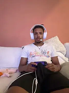 zui_lu – webcam model profile photo Image 2