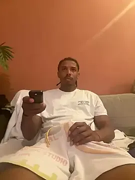 zui_lu – webcam model profile photo Image 4