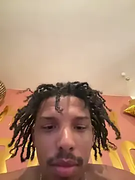 zui_lu – webcam model profile photo Image 7