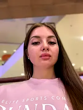 zui_lu – webcam model profile photo Image 5