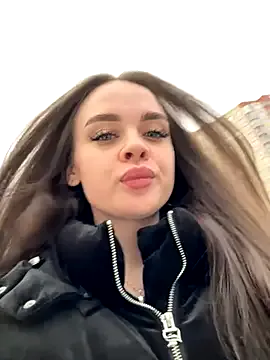 MoniqueHils – webcam model profile photo Image 7