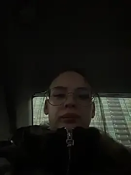 MoniqueHils – webcam model profile photo Image 9