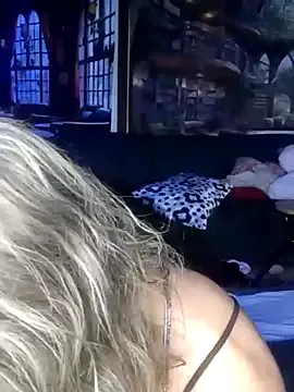 SEXYY_TRANSY_WITH_GIRL – webcam model profile photo Image 8