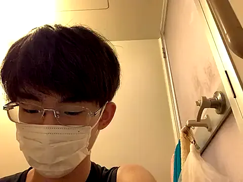 Yui-Ch – webcam model profile photo Image 16