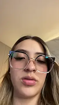 AlyonaGala – webcam model profile photo Image 18