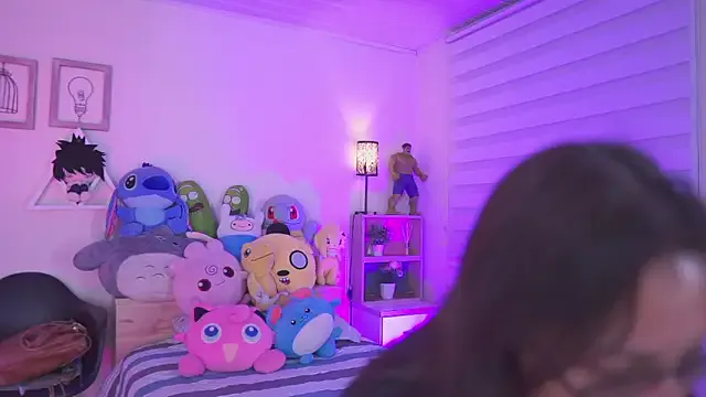 school_ch – webcam model profile photo Image 11