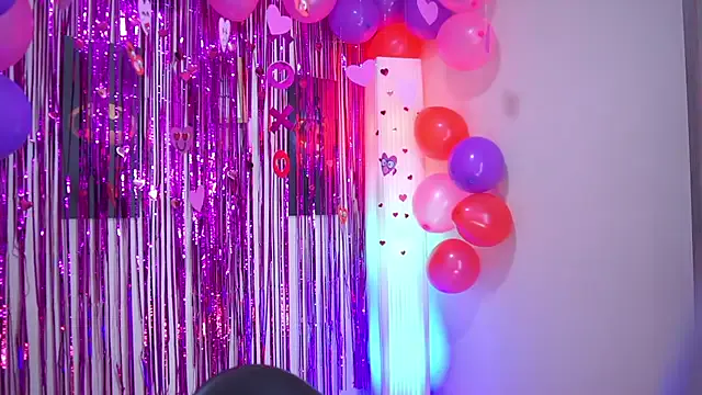 school_ch – webcam model profile photo Image 16