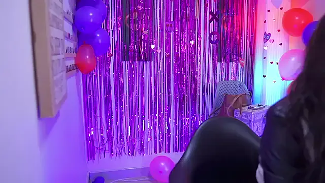 school_ch – webcam model profile photo Image 17