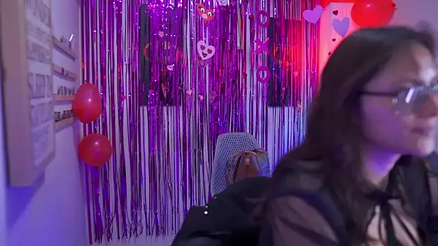 school_ch – webcam model profile photo Image 18