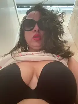 Scarlett – webcam model profile photo Image 5