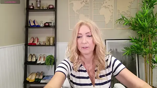 Yui-Ch – webcam model profile photo Image 13