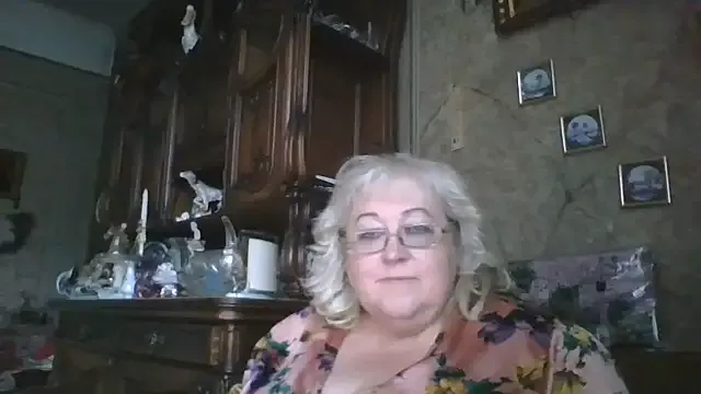 roouse – webcam model profile photo Image 7