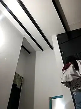 Humsafar-HDX-13 – webcam model profile photo Image 6