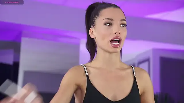 Blasian_Sex98 – webcam model profile photo Image 6