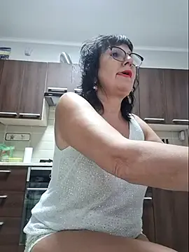 maataaan – webcam model profile photo Image 11