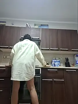 maataaan – webcam model profile photo Image 4