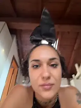 PumaShyXD – webcam model profile photo Image 5