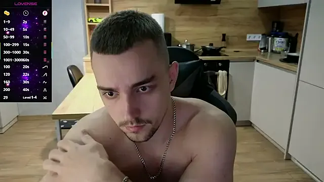roouse – webcam model profile photo Image 4