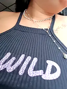 roouse – webcam model profile photo Image 13