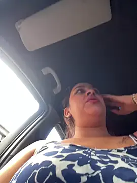 roouse – webcam model profile photo Image 14