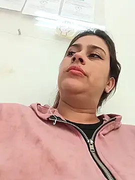 roouse – webcam model profile photo Image 16