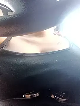 roouse – webcam model profile photo Image 18