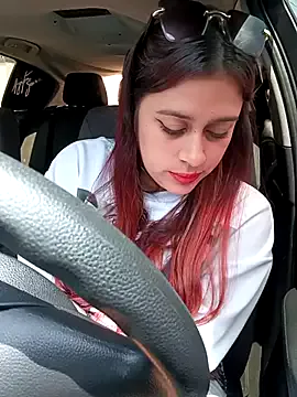 roouse – webcam model profile photo Image 4