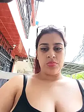 roouse – webcam model profile photo Image 7