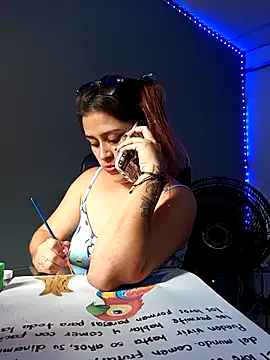 roouse – webcam model profile photo Image 9