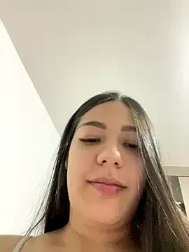  – webcam model profile photo Image 3