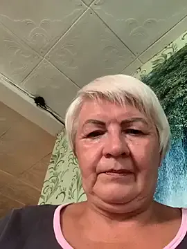 Awesomelusty – webcam model profile photo Image 4