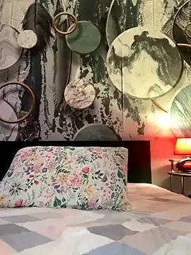 Awesomelusty – webcam model profile photo Image 8