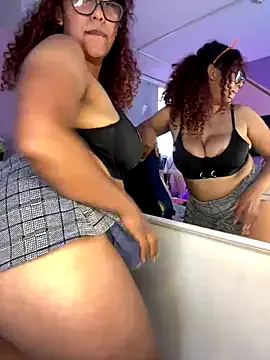 zui_lu – webcam model profile photo Image 11