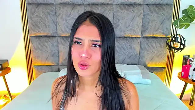 Mia--meow – webcam model profile photo Image 11