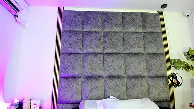 Mia--meow – webcam model profile photo Image 7