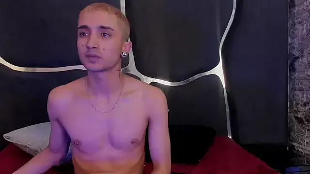 – webcam model profile photo Image 19