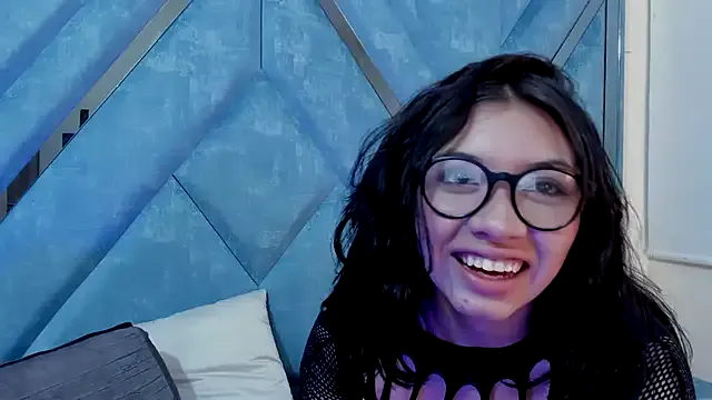  – webcam model profile photo Image 9