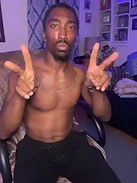 roouse – webcam model profile photo Image 11