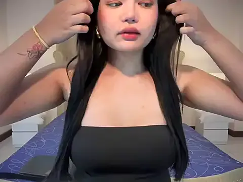 _Alicee_1 – webcam model profile photo Image 11