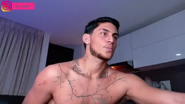 A33_asamin – webcam model profile photo Image 2