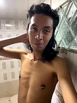 roouse – webcam model profile photo Image 16