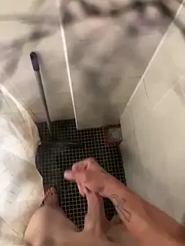 _Alicee_1 – webcam model profile photo Image 6