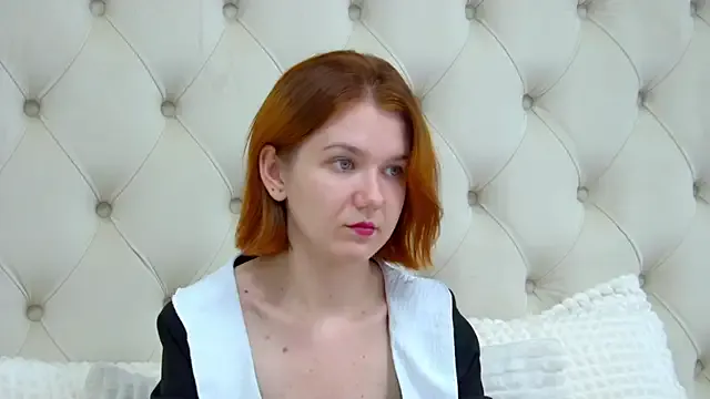 KarinAss – webcam model profile photo Image 7