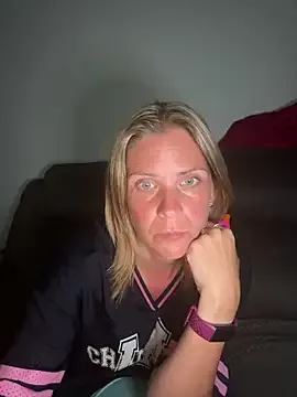 NoraTello – webcam model profile photo Image 11