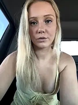 seraphine23 – webcam model profile photo Image 12