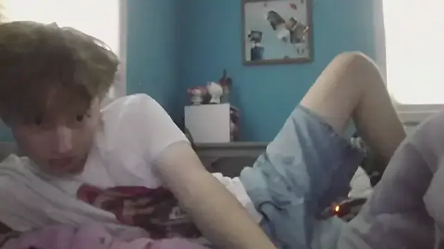 oypo – webcam model profile photo Image 12