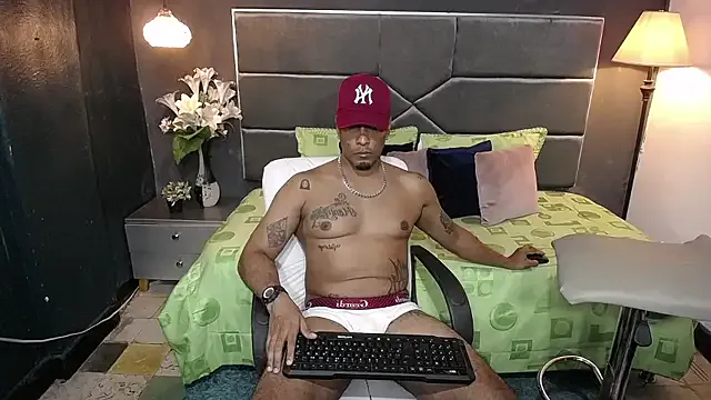 liam_howard – webcam model profile photo